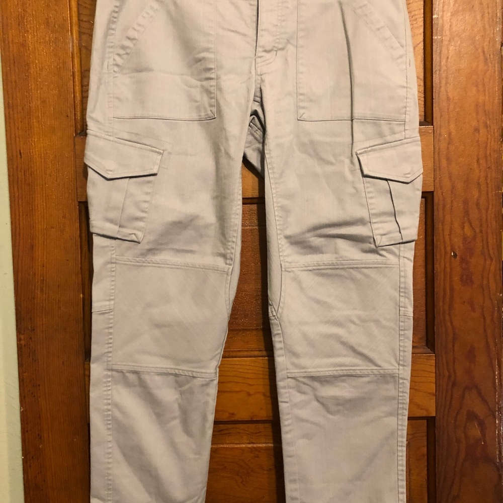 Mountain Hardwear Gray Cargo Pants Women’s 8